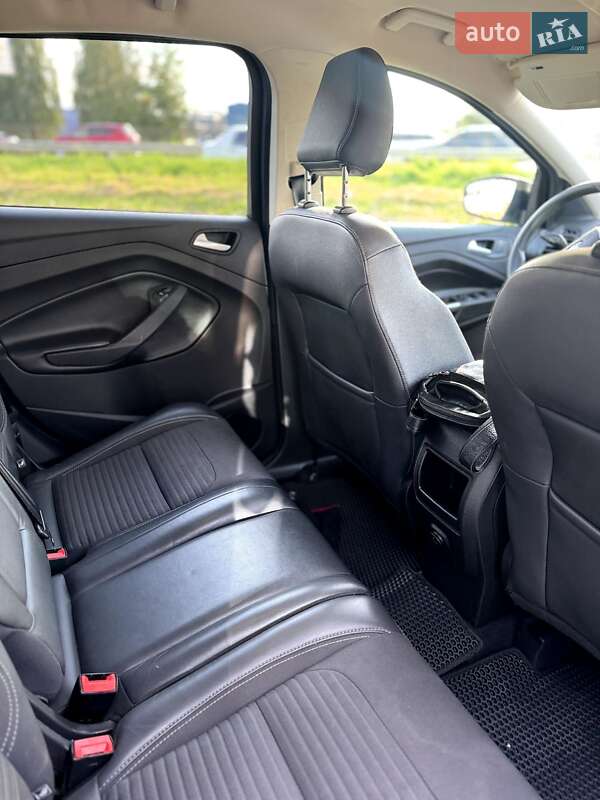 Внедорожник / Кроссовер Ford Escape 2015 в Ровно