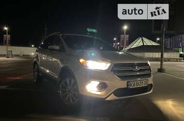 Внедорожник / Кроссовер Ford Escape 2017 в Киеве