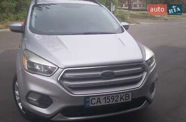 Внедорожник / Кроссовер Ford Escape 2017 в Золотоноше
