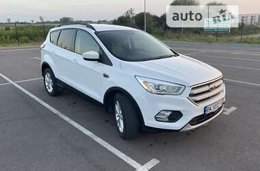 Позашляховик / Кросовер Ford Escape 2017 в Рівному