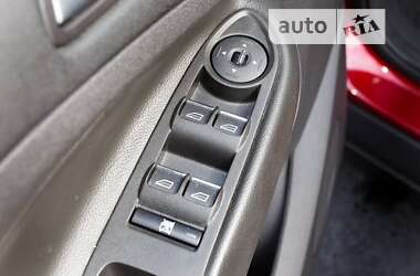Внедорожник / Кроссовер Ford Escape 2014 в 