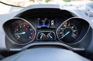 Внедорожник / Кроссовер Ford Escape 2014 в 