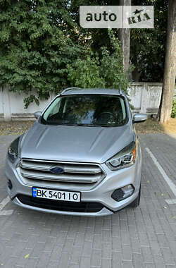 Внедорожник / Кроссовер Ford Escape 2018 в Ровно