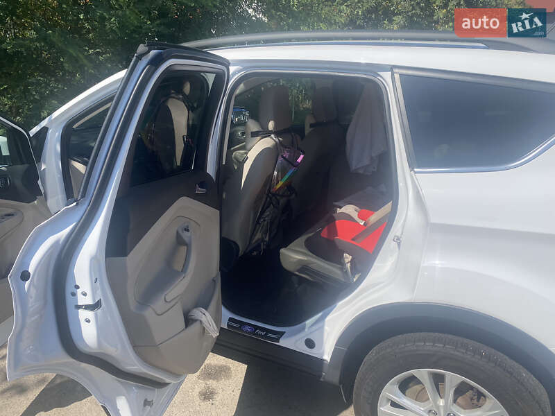 Позашляховик / Кросовер Ford Escape 2018 в Чернігові