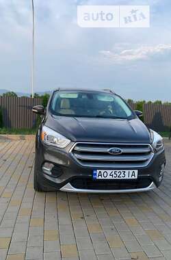 Внедорожник / Кроссовер Ford Escape 2017 в Ужгороде