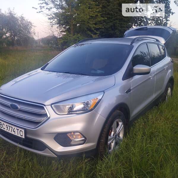 Позашляховик / Кросовер Ford Escape 2018 в Дрогобичі