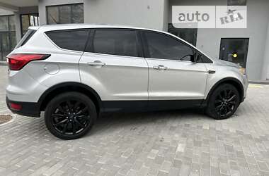 Внедорожник / Кроссовер Ford Escape 2018 в Днепре