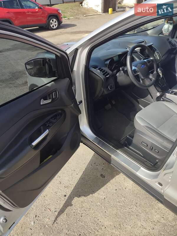 Внедорожник / Кроссовер Ford Escape 2015 в Полтаве фото 17 Внедорожник / Кроссовер Ford Escape 2015 в Полтаве