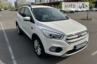 Внедорожник / Кроссовер Ford Escape 2019 в Киеве