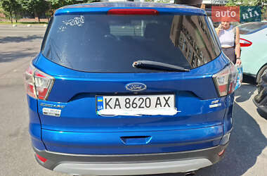 Внедорожник / Кроссовер Ford Escape 2016 в 