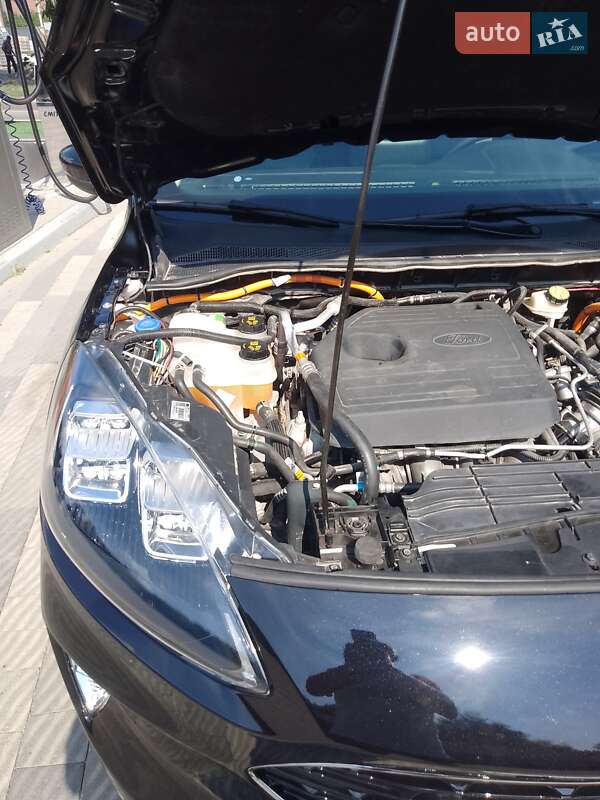 Внедорожник / Кроссовер Ford Escape 2019 в Ужгороде