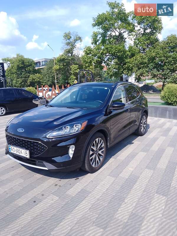 Внедорожник / Кроссовер Ford Escape 2019 в Ужгороде