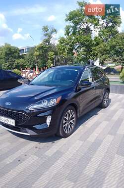 Внедорожник / Кроссовер Ford Escape 2019 в 