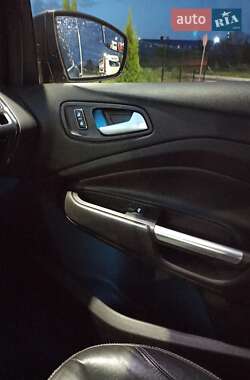 Внедорожник / Кроссовер Ford Escape 2013 в Стрые