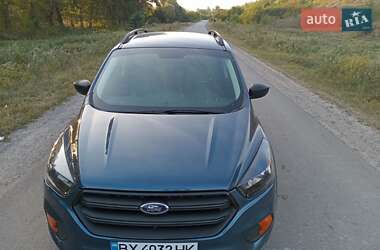 Внедорожник / Кроссовер Ford Escape 2018 в 