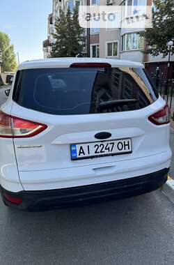 Внедорожник / Кроссовер Ford Escape 2014 в 