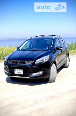 Внедорожник / Кроссовер Ford Escape 2015 в 