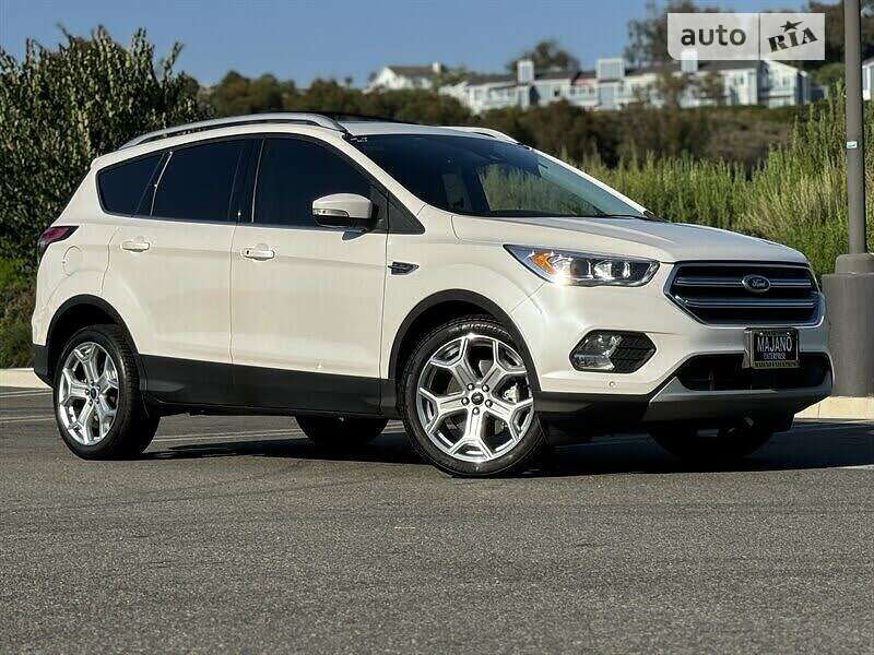 Внедорожник / Кроссовер Ford Escape 2017 в Львове