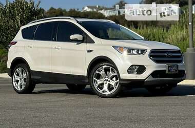 Внедорожник / Кроссовер Ford Escape 2017 в 