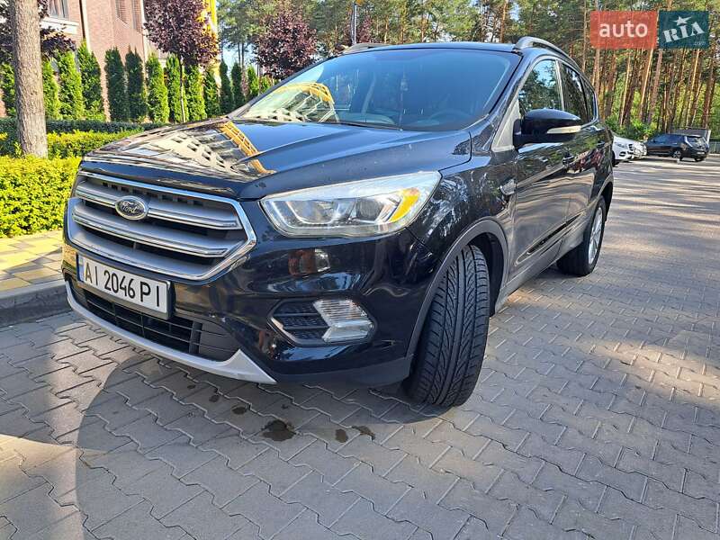Внедорожник / Кроссовер Ford Escape 2016 в Гостомеле