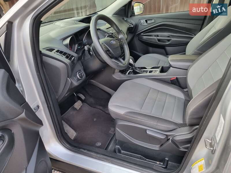 Внедорожник / Кроссовер Ford Escape 2017 в Полтаве