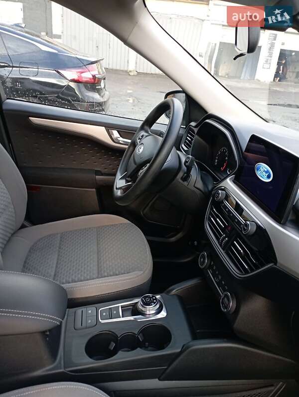 Внедорожник / Кроссовер Ford Escape 2020 в Киеве