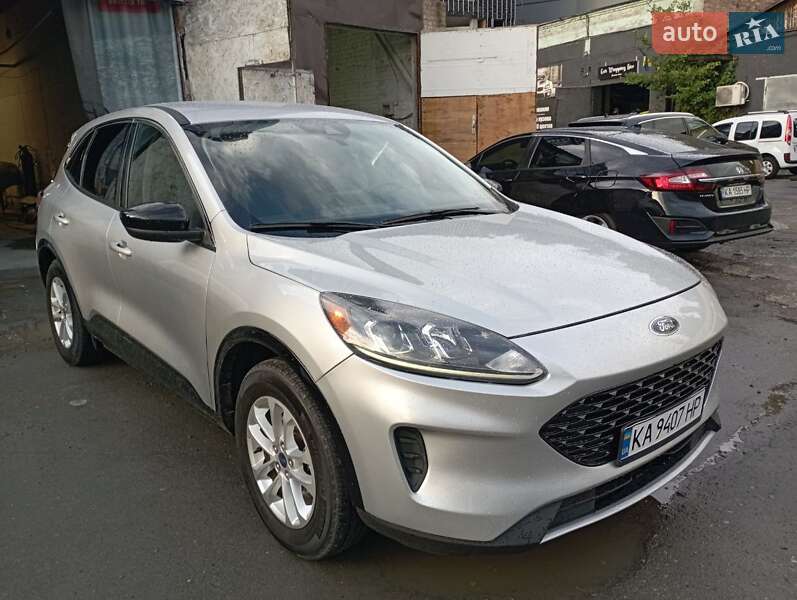 Внедорожник / Кроссовер Ford Escape 2020 в Киеве