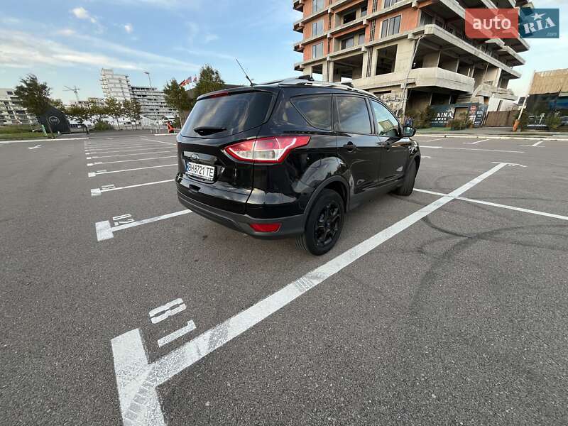 Позашляховик / Кросовер Ford Escape 2014 в Татарбунарах
