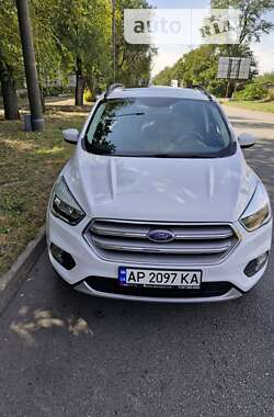 Внедорожник / Кроссовер Ford Escape 2017 в Запорожье