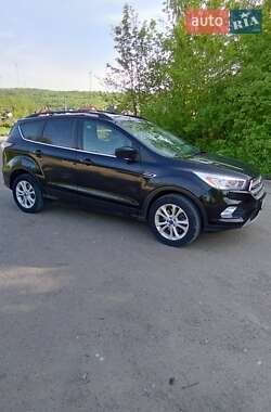 Внедорожник / Кроссовер Ford Escape 2017 в Старом Самборе