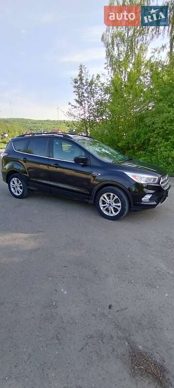 Внедорожник / Кроссовер Ford Escape 2017 в Старом Самборе