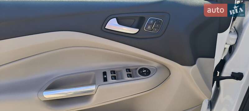 Внедорожник / Кроссовер Ford Escape 2015 в Львове