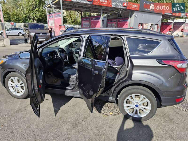 Внедорожник / Кроссовер Ford Escape 2017 в Киеве фото 17 Внедорожник / Кроссовер Ford Escape 2017 в Киеве