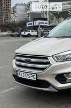 Позашляховик / Кросовер Ford Escape 2017 в Києві