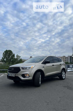 Внедорожник / Кроссовер Ford Escape 2017 в Киеве