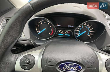 Внедорожник / Кроссовер Ford Escape 2014 в 