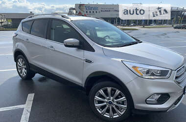 Внедорожник / Кроссовер Ford Escape 2017 в 