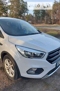 Внедорожник / Кроссовер Ford Escape 2016 в Новомосковске