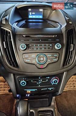 Внедорожник / Кроссовер Ford Escape 2018 в 