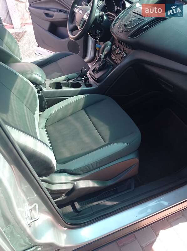 Внедорожник / Кроссовер Ford Escape 2014 в Бершади