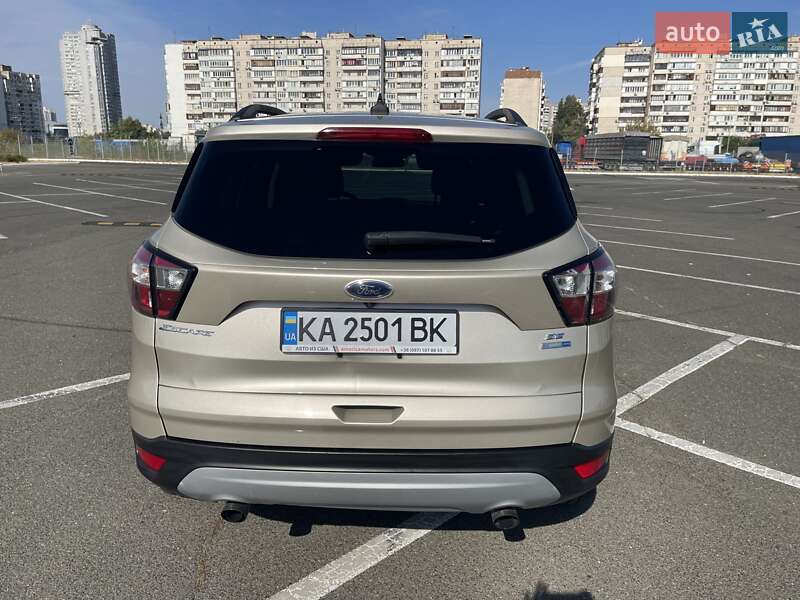 Внедорожник / Кроссовер Ford Escape 2018 в Киеве