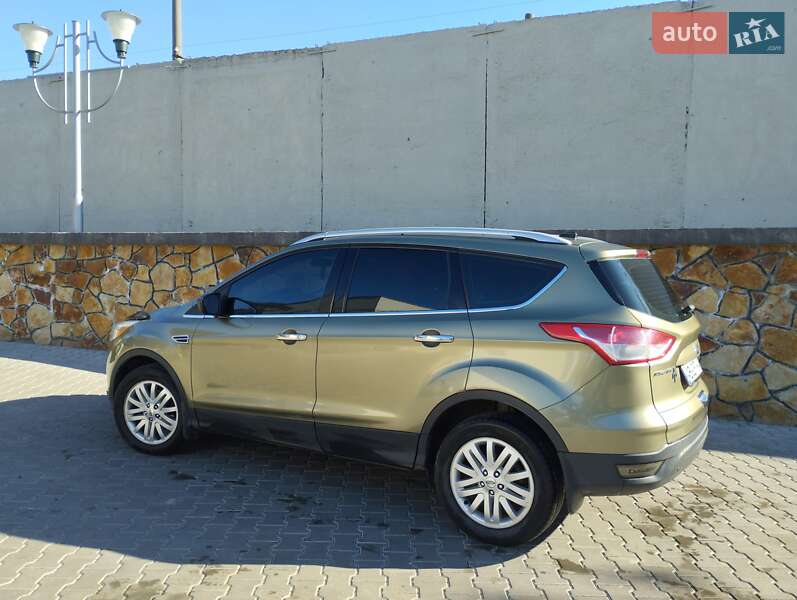 Внедорожник / Кроссовер Ford Escape 2013 в Могилев-Подольске