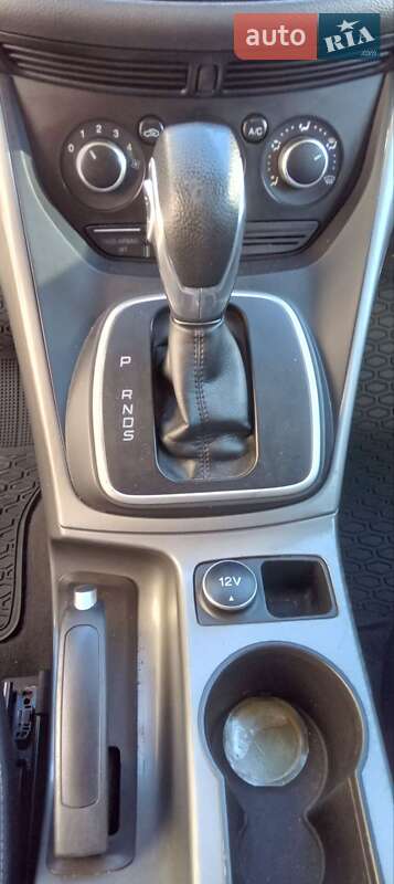 Внедорожник / Кроссовер Ford Escape 2012 в Пустомытах