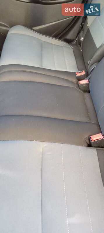 Внедорожник / Кроссовер Ford Escape 2012 в Пустомытах