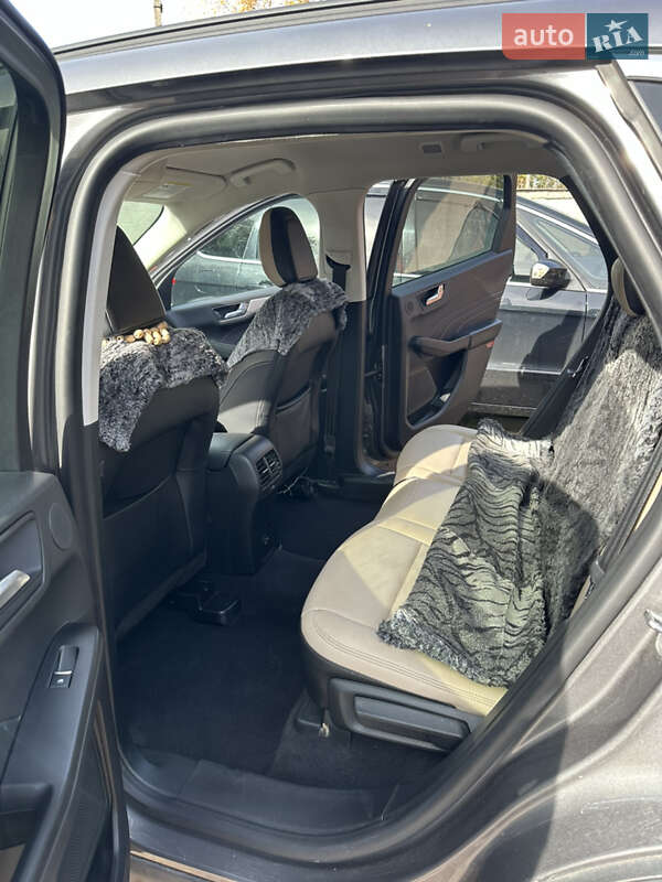 Позашляховик / Кросовер Ford Escape 2021 в Нововолинську