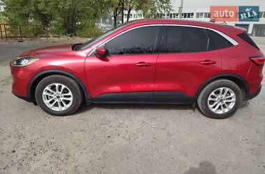 Внедорожник / Кроссовер Ford Escape 2020 в 