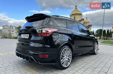 Позашляховик / Кросовер Ford Escape 2016 в 