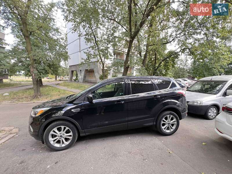 Внедорожник / Кроссовер Ford Escape 2016 в Киеве