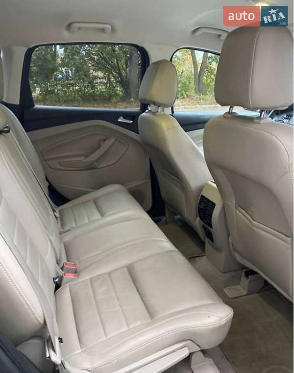 Внедорожник / Кроссовер Ford Escape 2013 в Косове