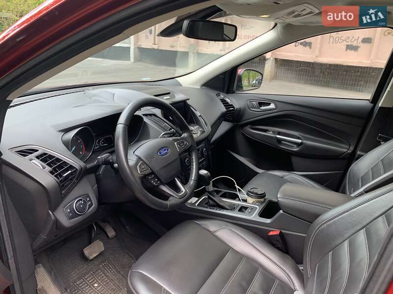 Внедорожник / Кроссовер Ford Escape 2016 в Одессе